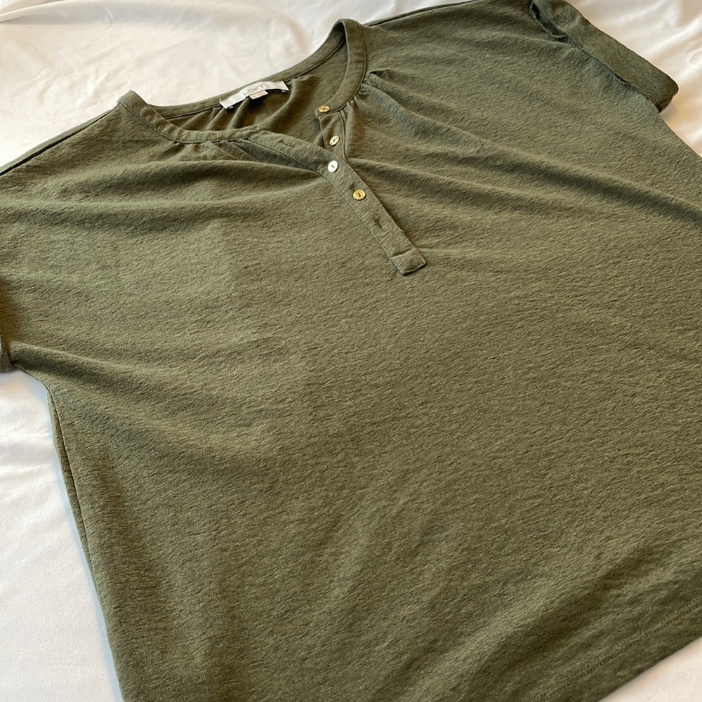 Women’s Loft Short Sleeve Top with Details JLN!